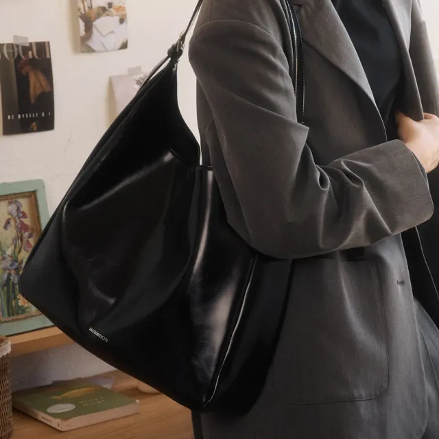 Lemier Shoulder Bag - Black