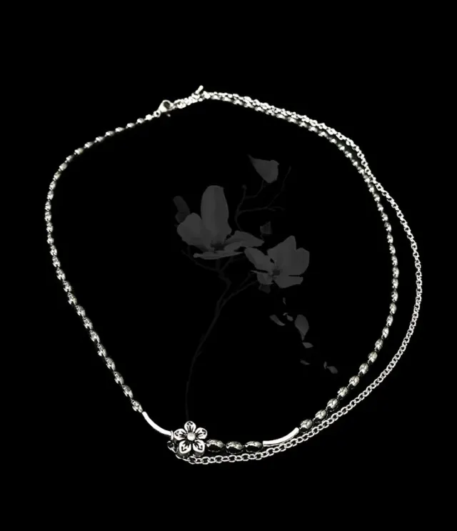 花 digital flower necklace