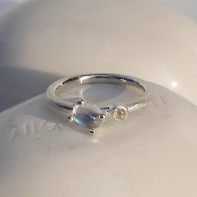 Blue Star Dia Ring- Rainbow Moonstone