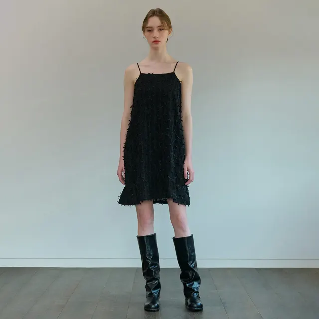 RIBBON EMBROIDERY SLEEVELESS ONE PIECE BLACK