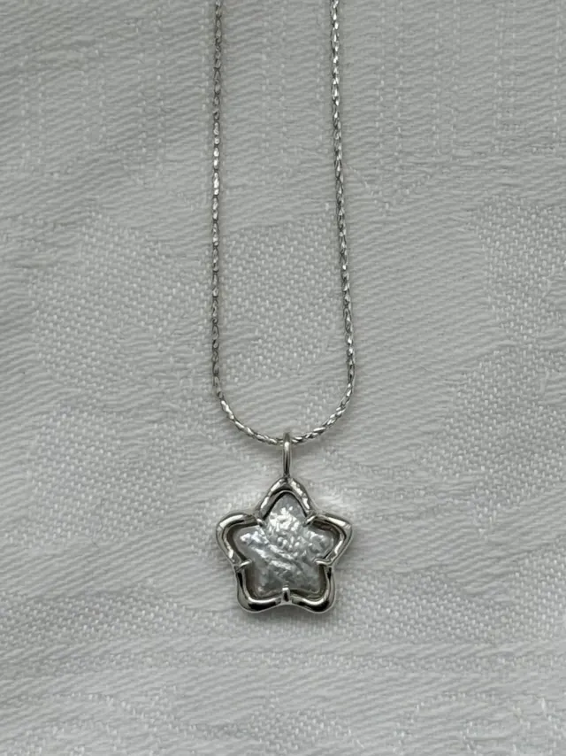 dreamer necklace (pearl)