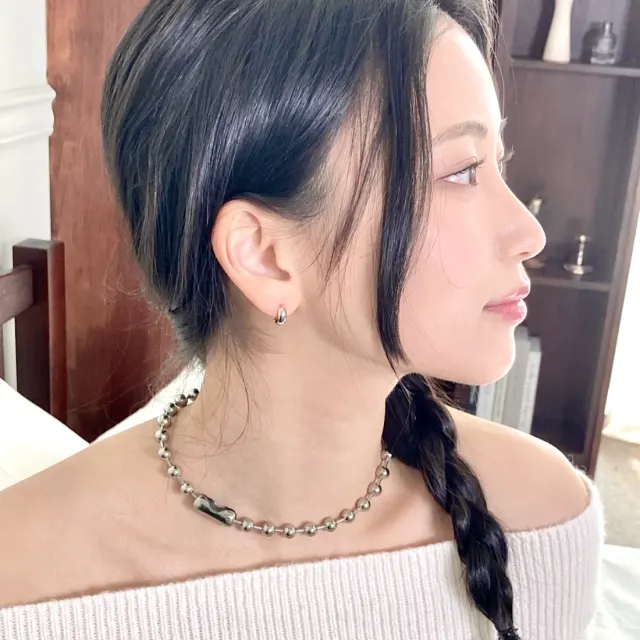 Plump ring earring