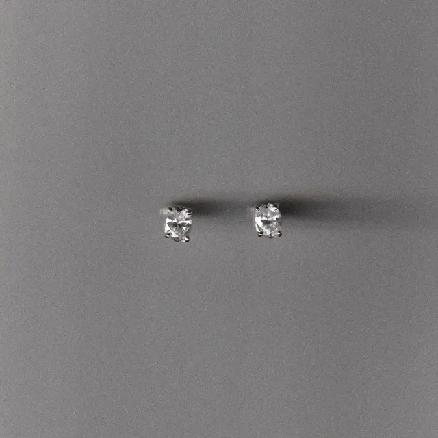 GLINT OVAL EARRINGS