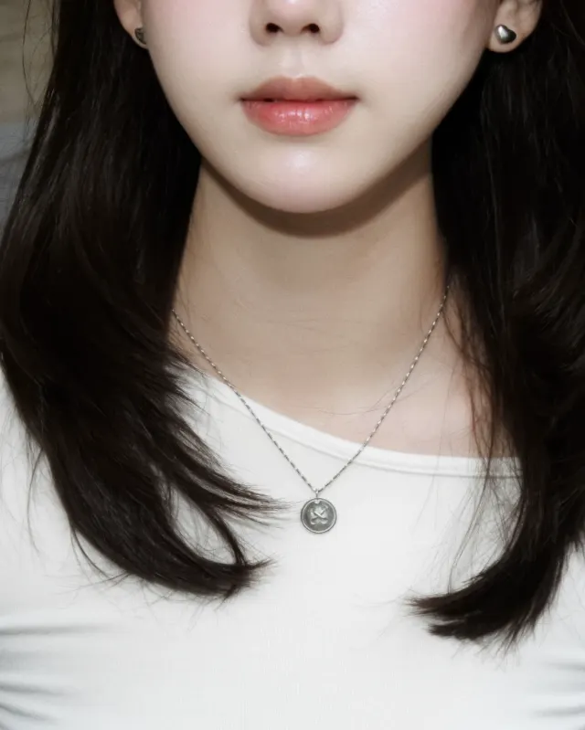 Dear button necklace