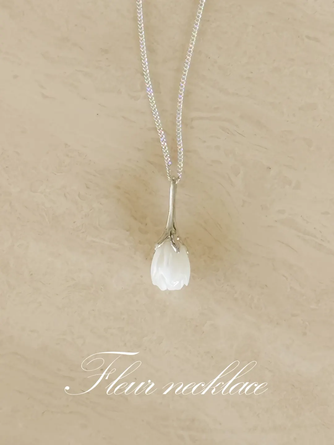 fleur necklace