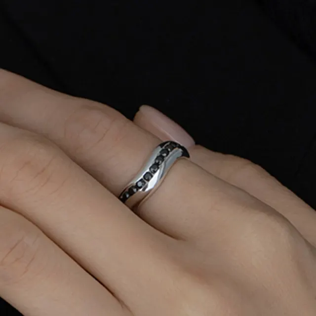 Cosmic Channel Ring - Black