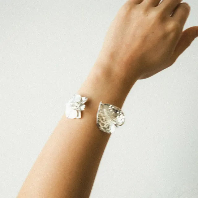 BOUQUET BANGLE