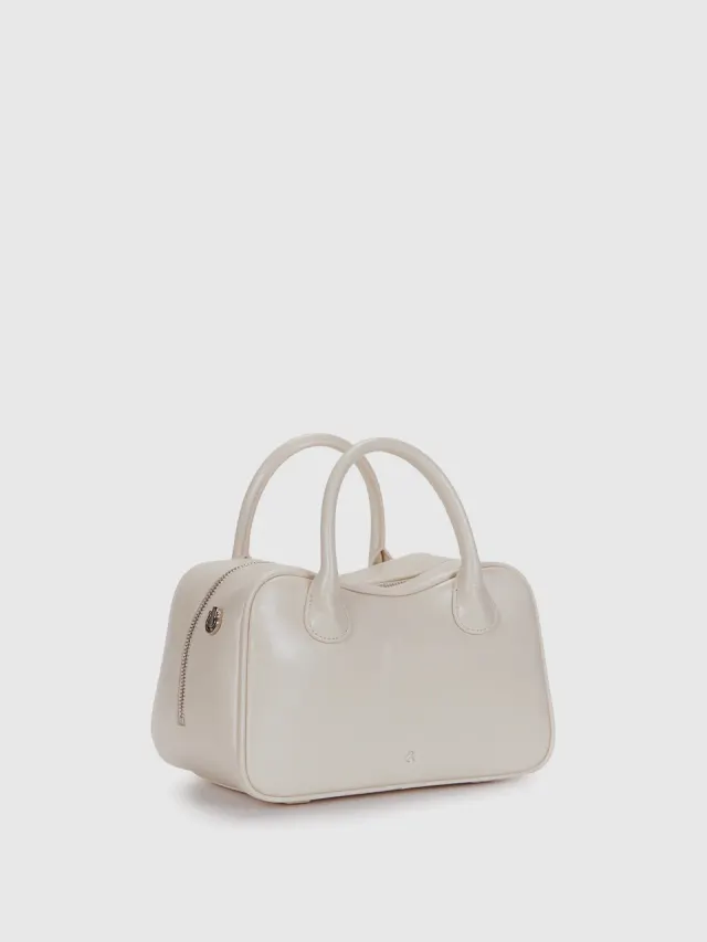 Pané Venti (Whipping Ivory)