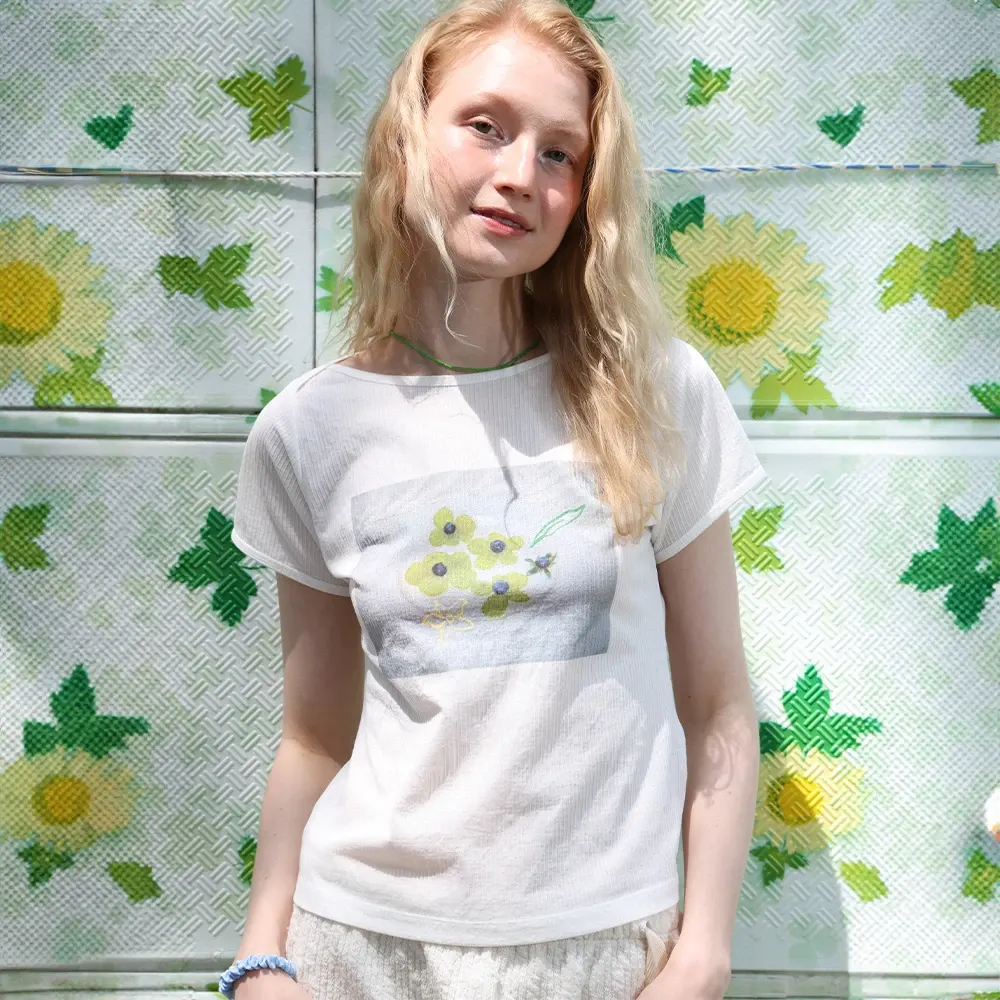 Grape Flower T-shirt - White