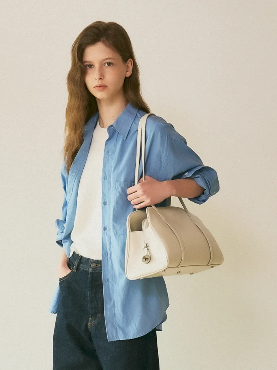 Moment large shoulder bag Ivory