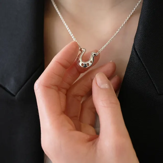 Soft horseshoe necklace