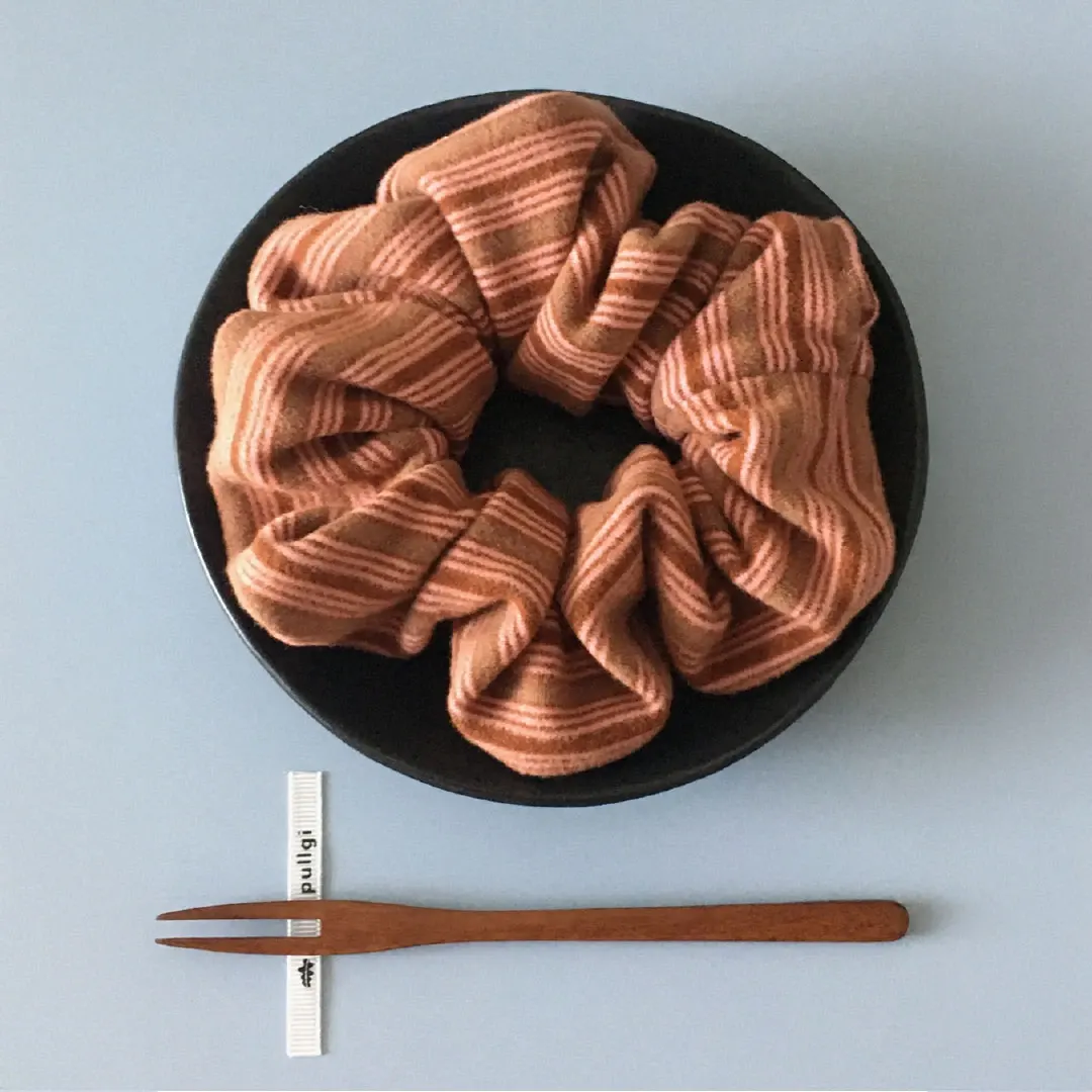 TOKYO DONUT SCRUNCHIE (SAKURA)