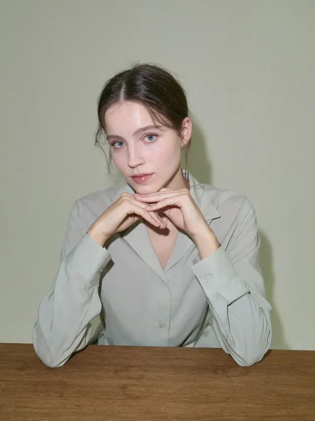 Seren Open Collar Blouse _ Light Khaki