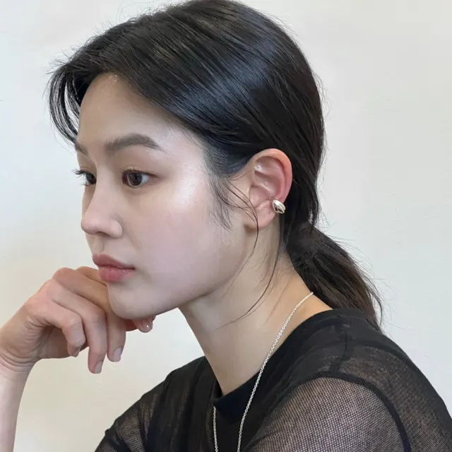 Clam earcuff